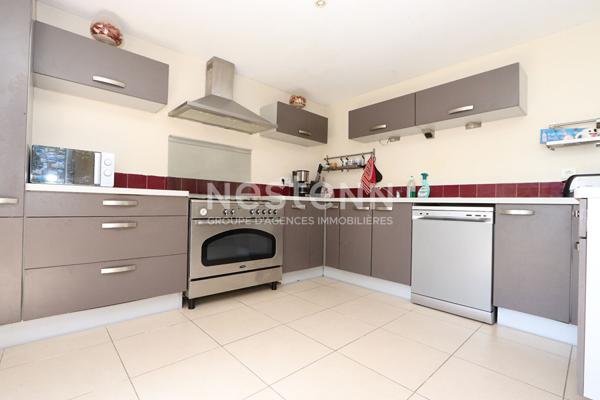 Spacieuse maison familiale non mitoyenne avec grand terrain - 126 m² habitables