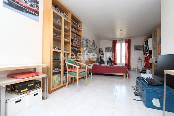 Spacieuse maison familiale non mitoyenne avec grand terrain - 126 m² habitables