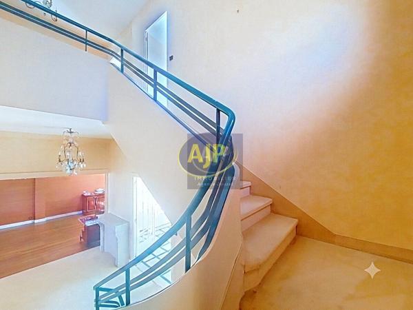 Maison à vendre Nantes - 8 pièces, 217m² avec 6 chambre(s) à 850 500€ - AJP Immobilier Nantes Jouzel