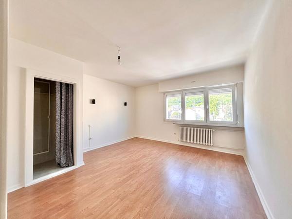 HAYANGE quartier Mairie - T5 moderne rénové de 108 m² avec ascenseur