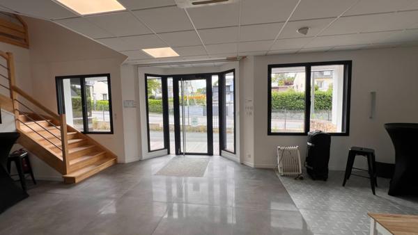 Local/bureau à vendre QUIMPER - 670 m² - Parking  Quartier Ty Pont Kerroué