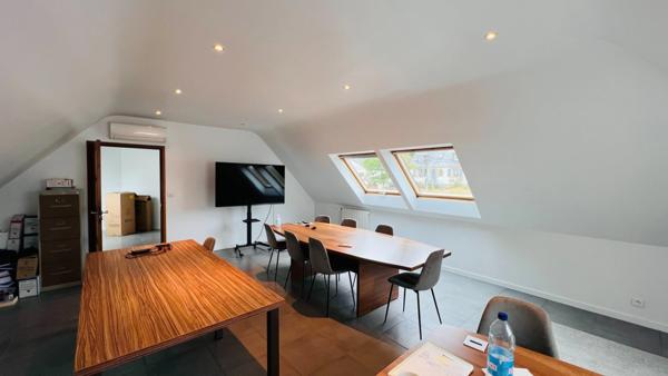 Local/bureau à vendre QUIMPER - 670 m² - Parking  Quartier Ty Pont Kerroué