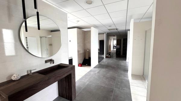 Local/bureau à vendre QUIMPER - 670 m² - Parking  Quartier Ty Pont Kerroué