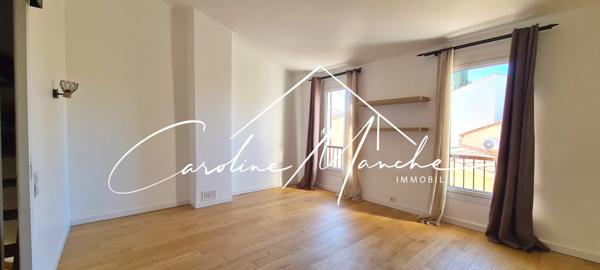 La Fare-les-Oliviers - centre du village - Maison de village 3 chambres de 90m² + garage