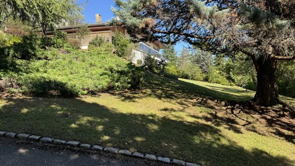 Meylan (38240) Maison 8 pièces 250 m2