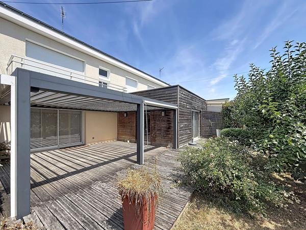 Maison à vendre aux Ponts de Cé - 5 chambres plus un bureau sur une belle parcelle de terrain de plus de 550 m²  - proche des commerces à pieds
