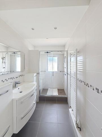 Maison à vendre aux Ponts de Cé - 5 chambres plus un bureau sur une belle parcelle de terrain de plus de 550 m²  - proche des commerces à pieds