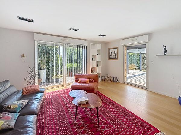 Maison à vendre aux Ponts de Cé - 5 chambres plus un bureau sur une belle parcelle de terrain de plus de 550 m²  - proche des commerces à pieds