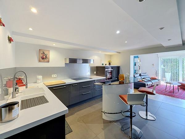 Maison à vendre aux Ponts de Cé - 5 chambres plus un bureau sur une belle parcelle de terrain de plus de 550 m²  - proche des commerces à pieds