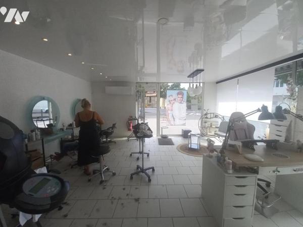 LOCAUX COMMERCIAUX LOUES