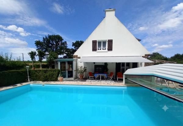 Montigné Le Brillant - Propriété 200m² - 5 chambres - 4800m² - piscine