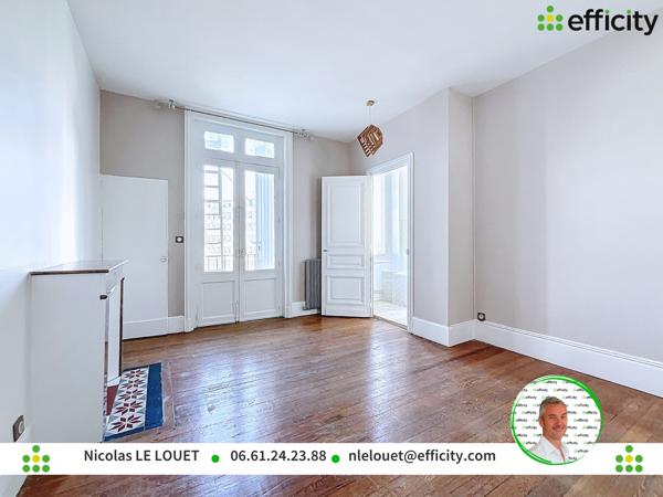 Maison
         9 pièces
        - 250 m² 380 000 € *