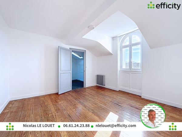 Maison
         9 pièces
        - 250 m² 380 000 € *