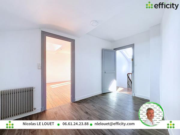 Maison
         9 pièces
        - 250 m² 380 000 € *