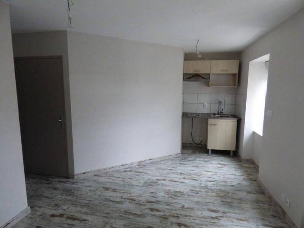 Appartement 2 pièces                                        - 69770 Longessaigne Réf : 7829