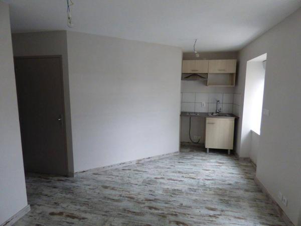 Appartement 2 pièces                                        - 69770 Longessaigne Réf : 7829