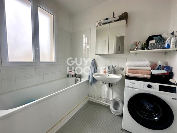 Grand 2 pièces, dernier étage, vue dégagée DPE C