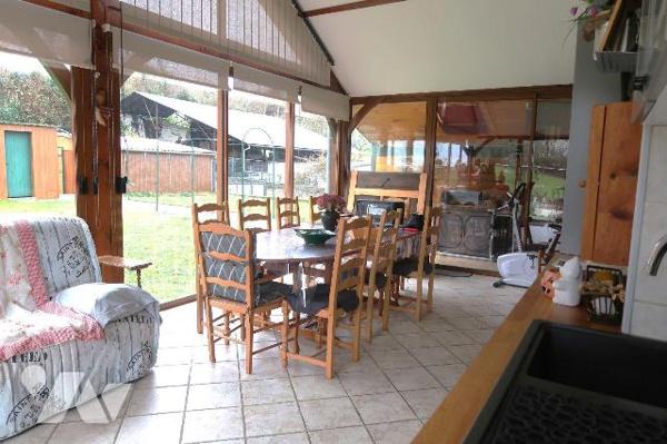 ENSEMBLE IMMOBILIER, comprenant deux maisons pouvant être réunies et totalisant env. 226m2hab.,...