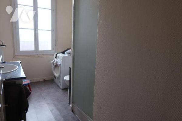 ENSEMBLE IMMOBILIER, comprenant deux maisons pouvant être réunies et totalisant env. 226m2hab.,...