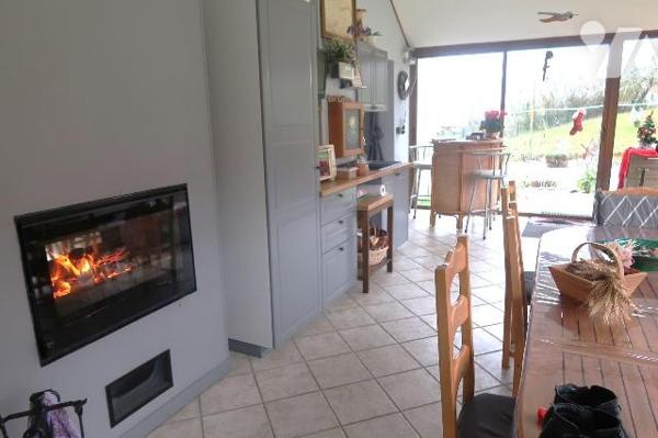ENSEMBLE IMMOBILIER, comprenant deux maisons pouvant être réunies et totalisant env. 226m2hab.,...