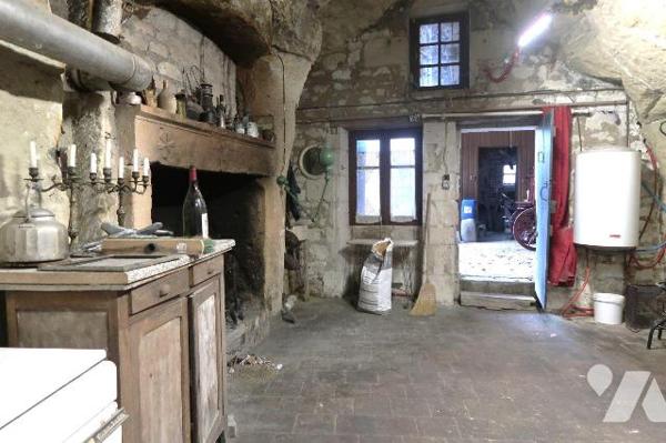 ENSEMBLE IMMOBILIER, comprenant deux maisons pouvant être réunies et totalisant env. 226m2hab.,...