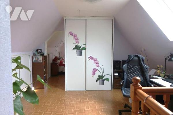 ENSEMBLE IMMOBILIER, comprenant deux maisons pouvant être réunies et totalisant env. 226m2hab.,...