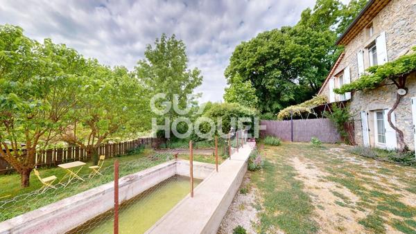 Propriété en pierre à Saillans + 2 gîtes sur plus de 2 hectares.