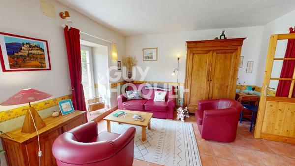 Propriété en pierre à Saillans + 2 gîtes sur plus de 2 hectares.