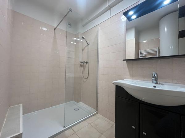 A louer - Appartement T3 + buanderie de 71 m2