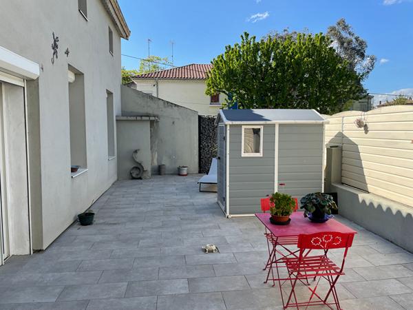 Maison de ville avec local commercial