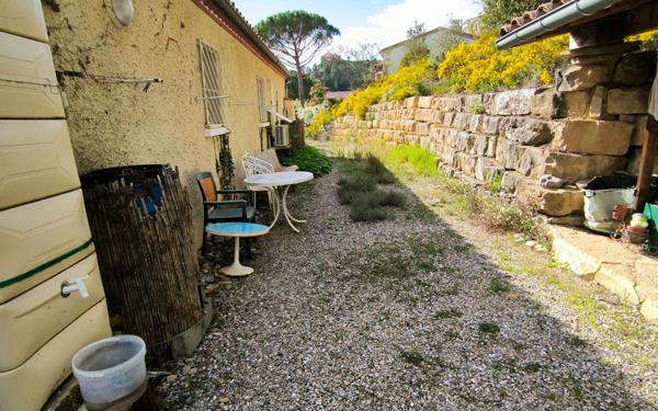 Maison à vendre    3 pièces •  Espéraza