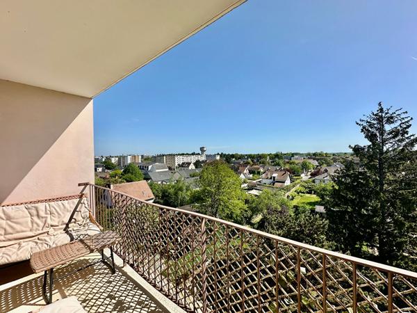 Appartement lumineux dernier étage avec balcon, garage et cave - Saint-Jean-de-Braye