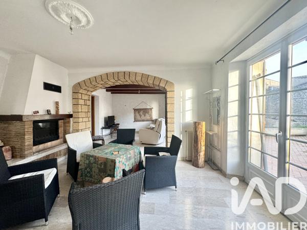 Maison à vendre 4 pièces 135 m² Saint-Mitre-les-Remparts