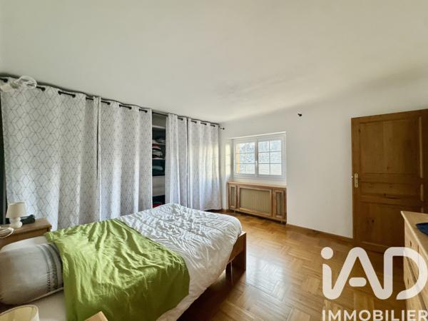 Maison à vendre 4 pièces 135 m² Saint-Mitre-les-Remparts