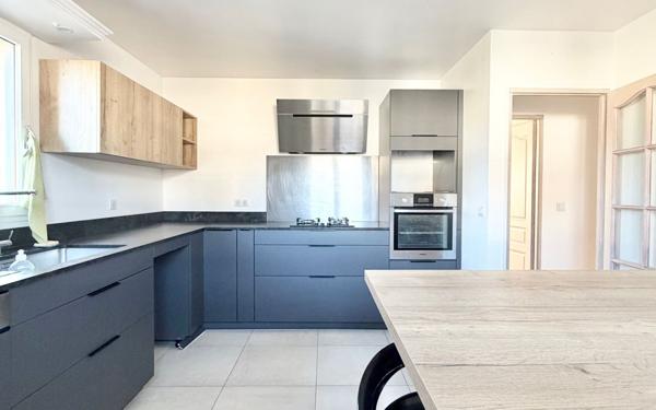 Maison à vendre    6 pièces • 169 m2 Chartres