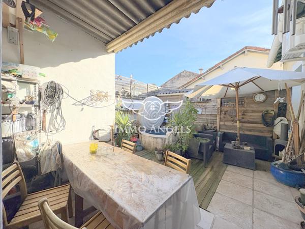 ENTRE VILLE ET MER MAISON DE 105 M² AVEC  MEZZANINE AMENAGEE ET UNE COUR