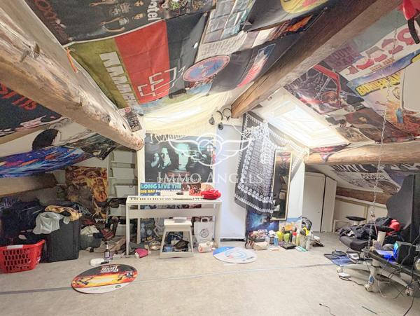 ENTRE VILLE ET MER MAISON DE 105 M² AVEC  MEZZANINE AMENAGEE ET UNE COUR