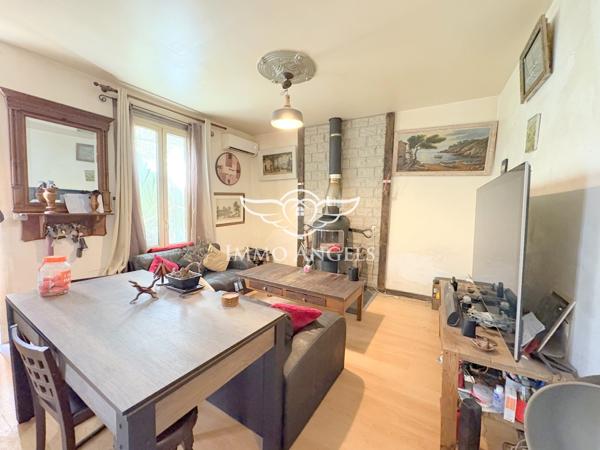 ENTRE VILLE ET MER MAISON DE 105 M² AVEC  MEZZANINE AMENAGEE ET UNE COUR