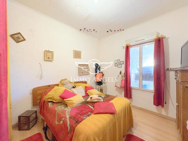 ENTRE VILLE ET MER MAISON DE 105 M² AVEC  MEZZANINE AMENAGEE ET UNE COUR