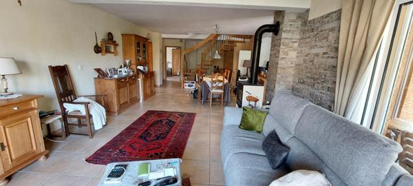 Pavillon familial de 2009, 3 chambres, garage.