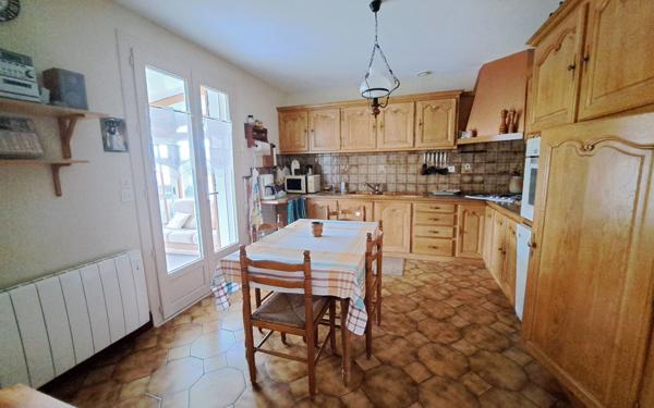 Maison à vendre    3 pièces • 155,14 m2 Royan