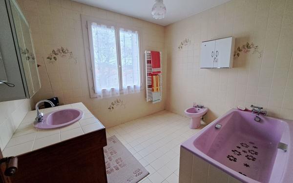 Maison à vendre    3 pièces • 155,14 m2 Royan