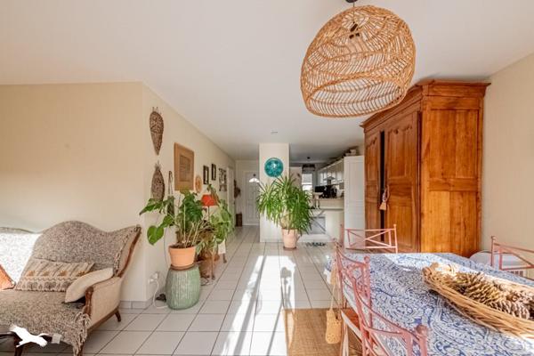 Maison à vendre 220 920 € Saint-Loubès 3 p 77 m² DPE D