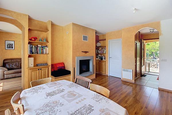 A VENDRE à DRAGUIGNAN - Maison au CALME sur 4000m² de terrain, 4 chambres.