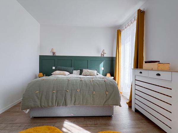 A VENDRE - Maison familiale de 6 chambres-280m² - Vie de plain pied -Piscine et Jardin à 5 minutes d'Angers