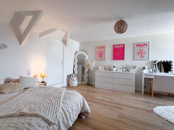 A VENDRE - Maison familiale de 6 chambres-280m² - Vie de plain pied -Piscine et Jardin à 5 minutes d'Angers