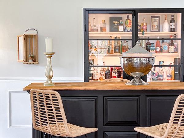 A VENDRE - Maison familiale de 6 chambres-280m² - Vie de plain pied -Piscine et Jardin à 5 minutes d'Angers