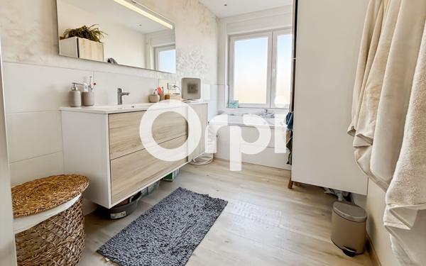 Appartement à vendre    3 pièces • 94,30 m2 Coudekerque-Branche