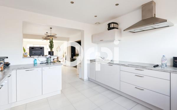 Appartement à vendre    3 pièces • 94,30 m2 Coudekerque-Branche