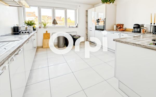 Appartement à vendre    3 pièces • 94,30 m2 Coudekerque-Branche